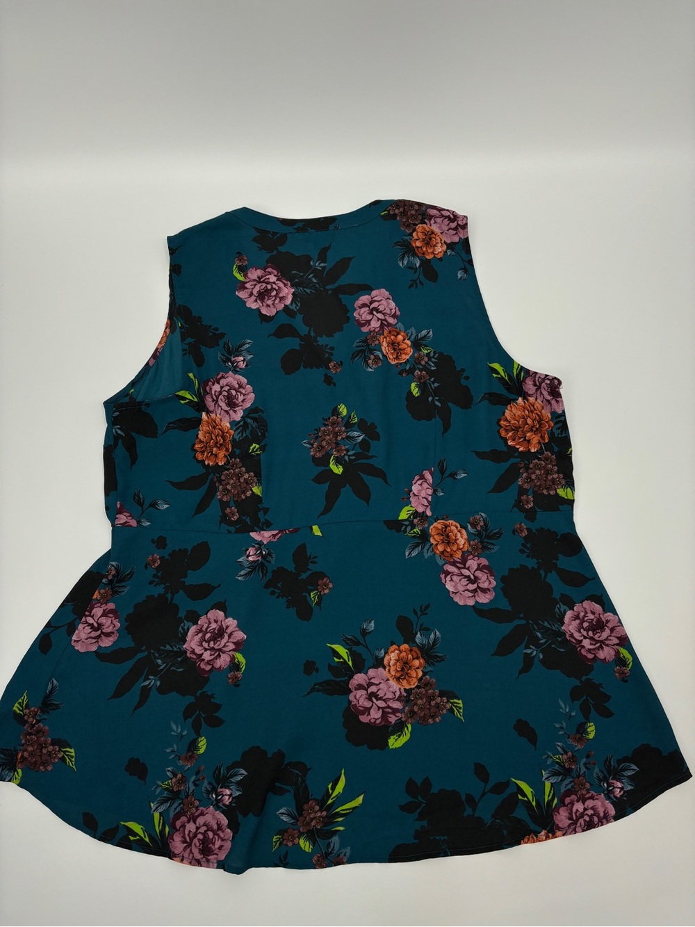Torrid Teal Floral Tie-Front Sleeveless Top - Picture 11 of 13